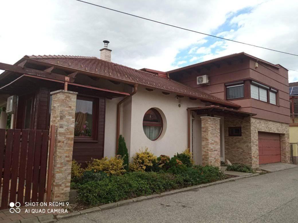 Besenyei Apartman Sárvár Exteriér fotografie