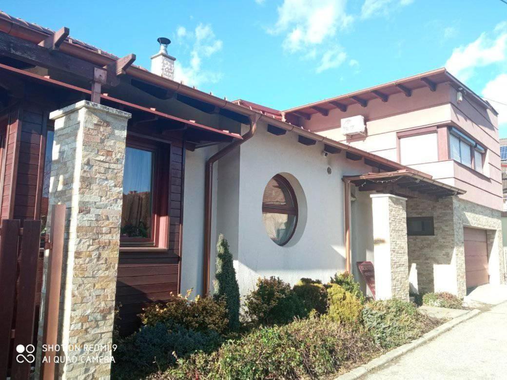 Besenyei Apartman Sárvár Exteriér fotografie