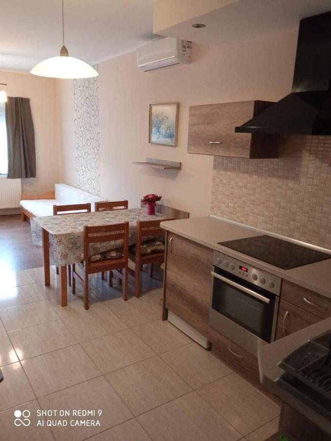 Besenyei Apartman Sárvár Exteriér fotografie
